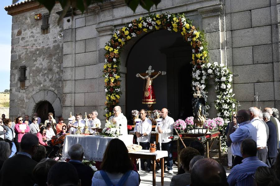 Fotos: Procesión de las fiestas de El Caloco en El Espinar