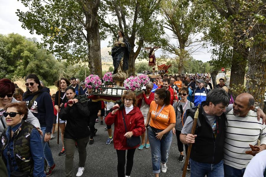 Fotos: Procesión de las fiestas de El Caloco en El Espinar
