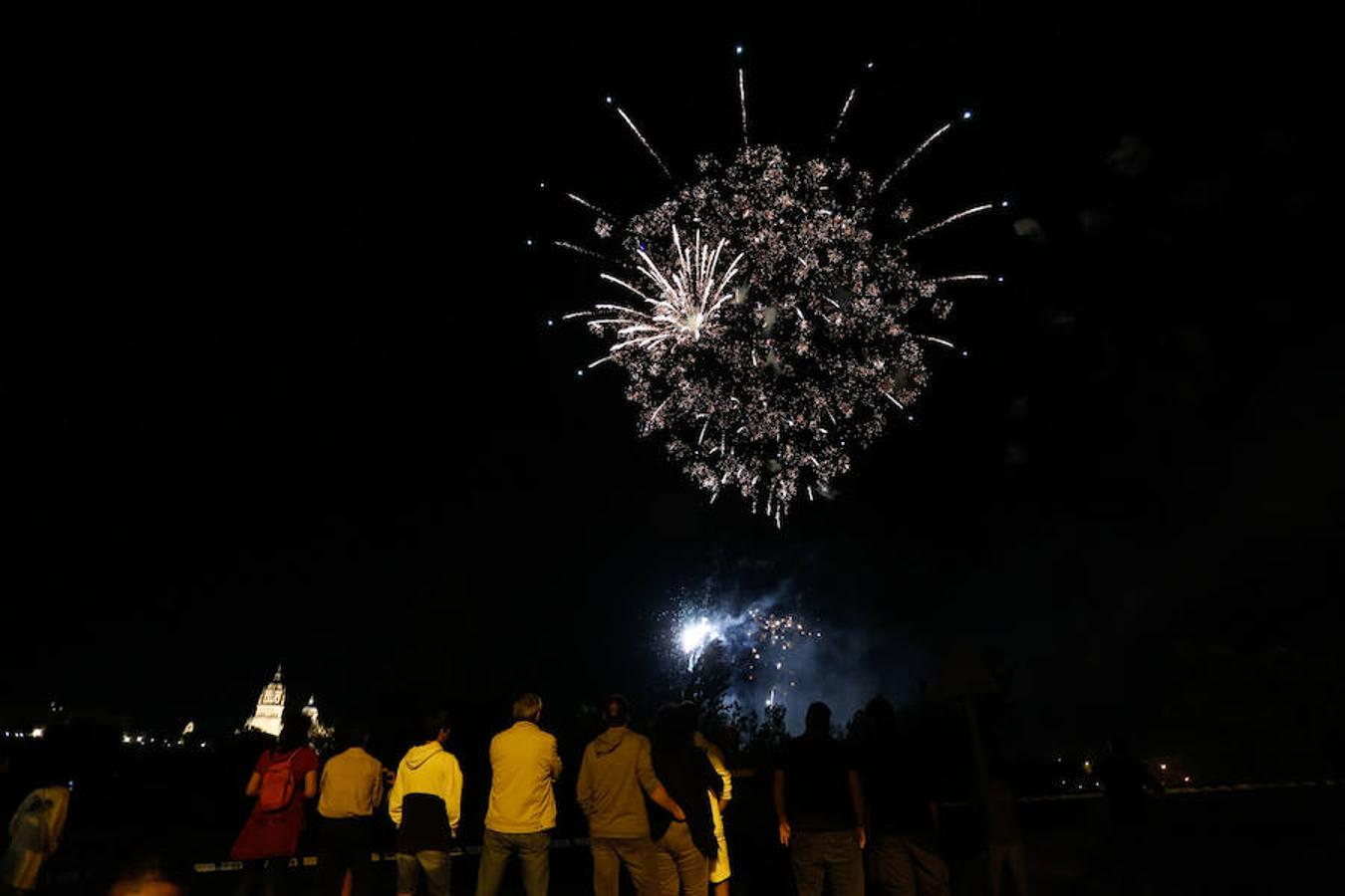 Fotos: Los fuegos Artificiales encienden las fiestas en Salamanca