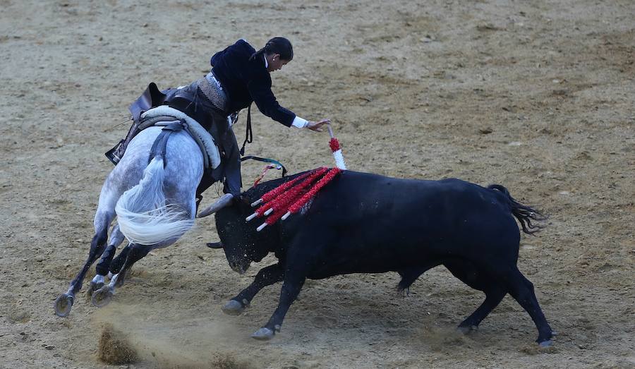 Fotos: Corrida de rejones en las fiestas de la Virgen de San Lorenzo 2018