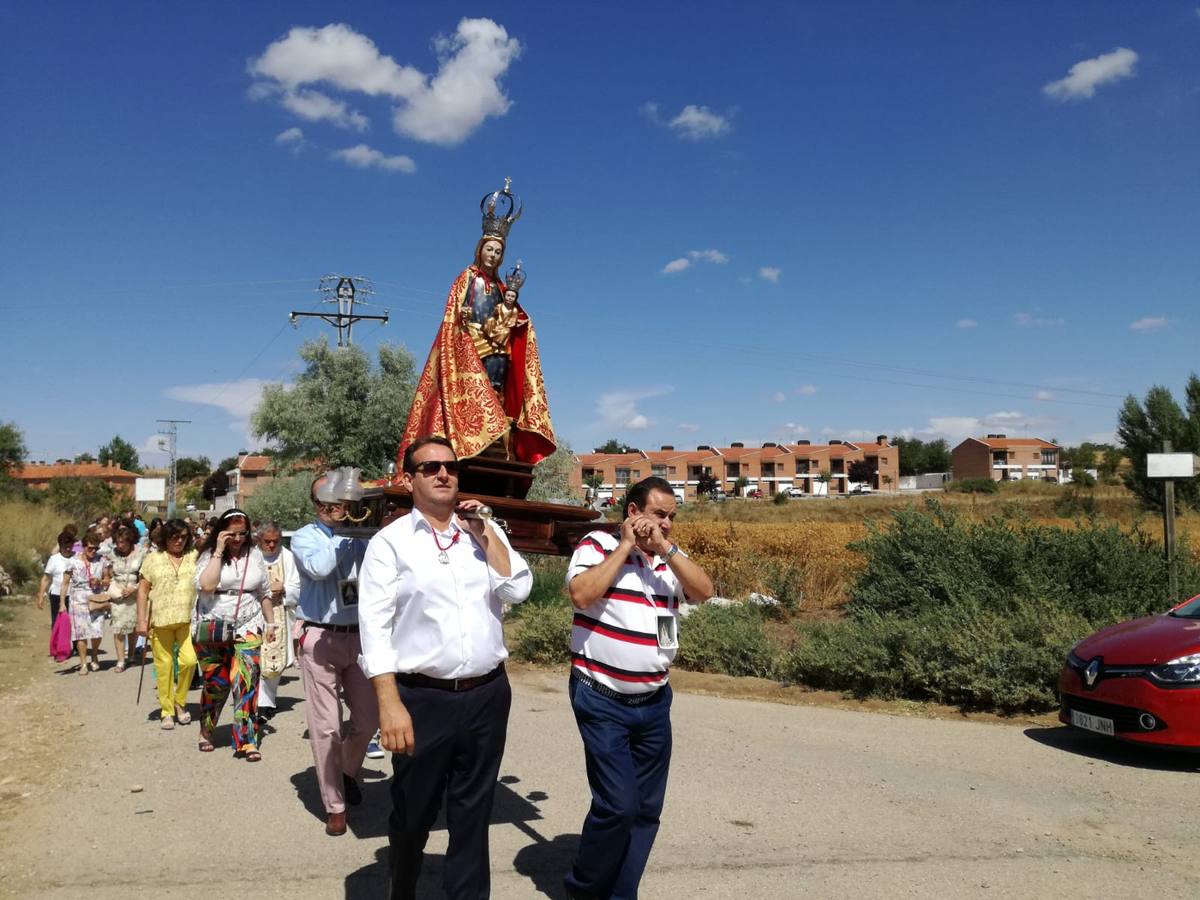 Fotos: Procesión de Mucientes a su Virgen de la Vega
