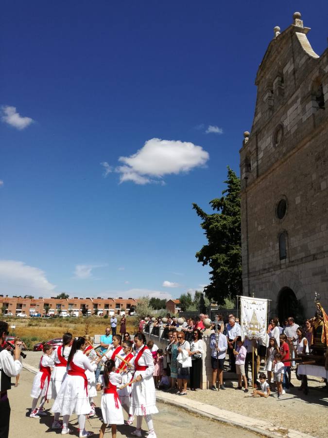 Fotos: Procesión de Mucientes a su Virgen de la Vega