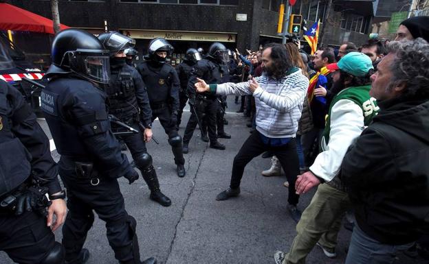 Enfrentamientos en una manifestación convocada por los CDR en marzo de 2018. 