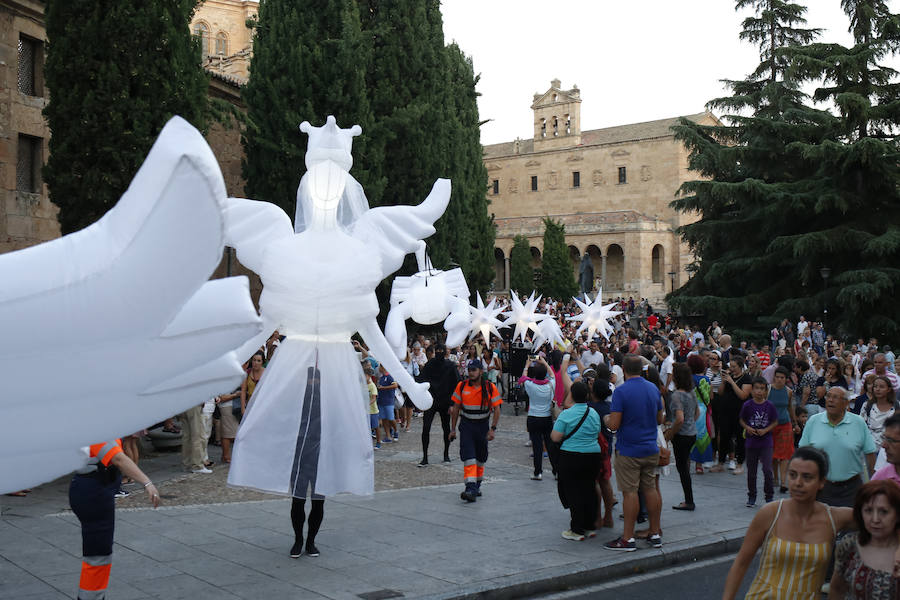 'Planetarium' deslumbra a los salmantinos y a los visitantes con sus figuras estelares