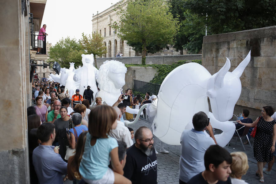 'Planetarium' deslumbra a los salmantinos y a los visitantes con sus figuras estelares