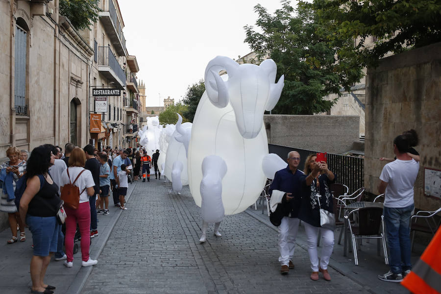 'Planetarium' deslumbra a los salmantinos y a los visitantes con sus figuras estelares