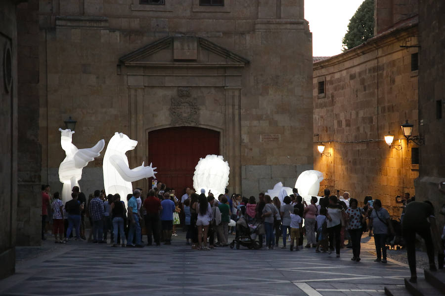 'Planetarium' deslumbra a los salmantinos y a los visitantes con sus figuras estelares