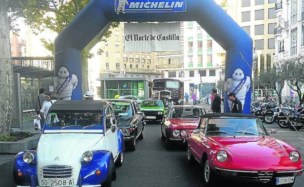 Vehículos participantes en la edición del pasado año del Valladolid Motor Vintage.