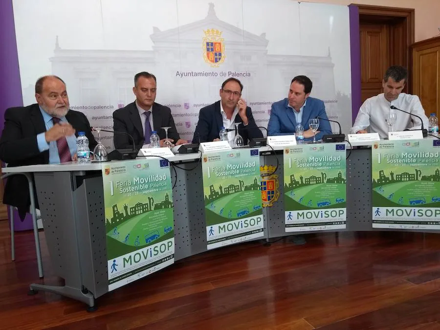 Julio G. Calzada, Pérez Sotelo, Alfonso Polanco, Sergio Lozano y Óscar Gonzalo, en la presentación de la I Feria de Movilidad Sostenible de Palencia 'Movisop'. 