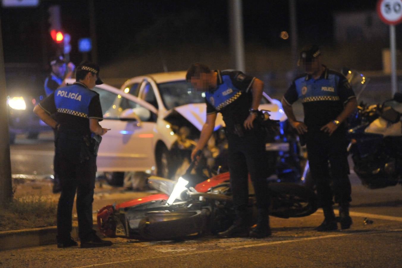 El accidente se registró a la altura del kilómetro 2 de la VA-20, a la altura de la Avenida de Santander