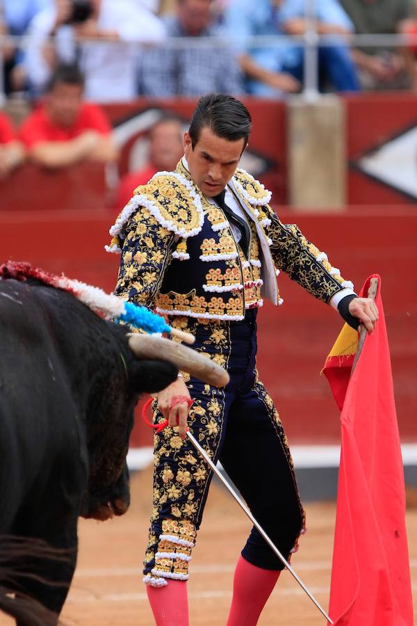 Fotos: El diestro salmantico Juan del Álamo triunfa en su tierra