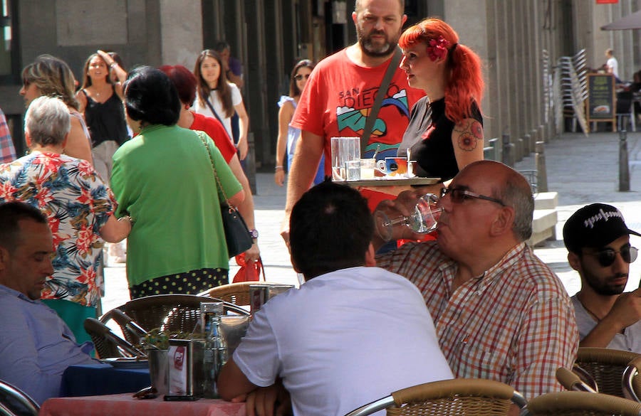 El sector servicios concentra el 60% del desempleo juvenil