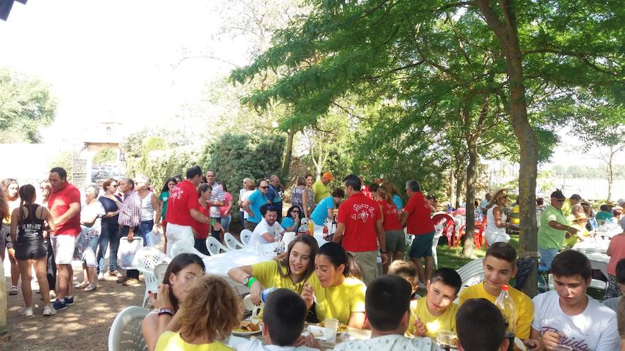 Fotos: Tordehumos despide sus fiestas con una paella popular