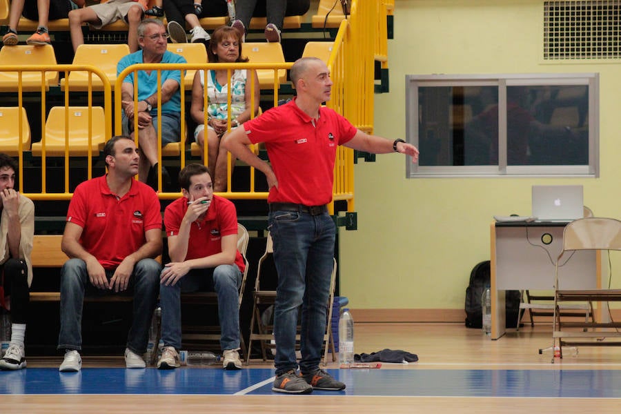 Fotos: La Antigua CB Tormes cede ante el Menorca (67-74)