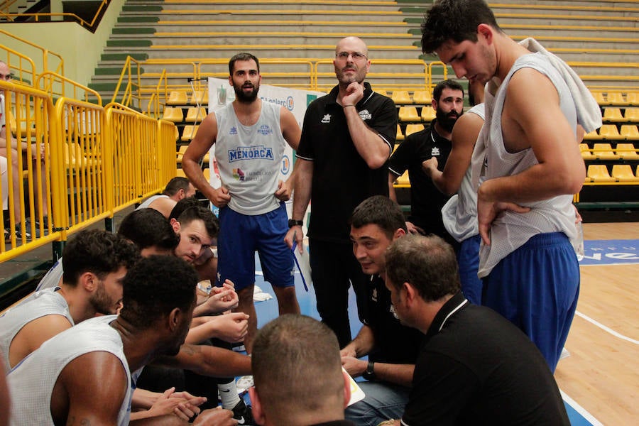 Fotos: La Antigua CB Tormes cede ante el Menorca (67-74)