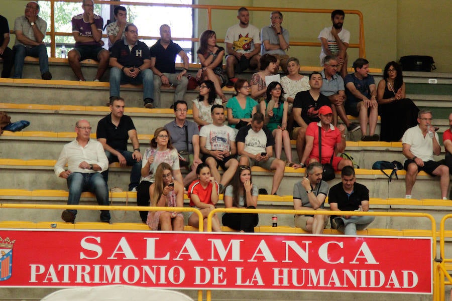 Fotos: La Antigua CB Tormes cede ante el Menorca (67-74)