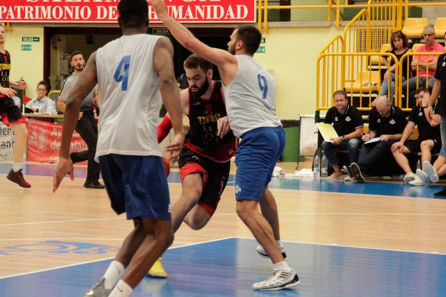 Fotos: La Antigua CB Tormes cede ante el Menorca (67-74)
