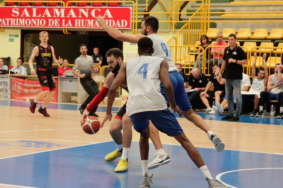 Fotos: La Antigua CB Tormes cede ante el Menorca (67-74)