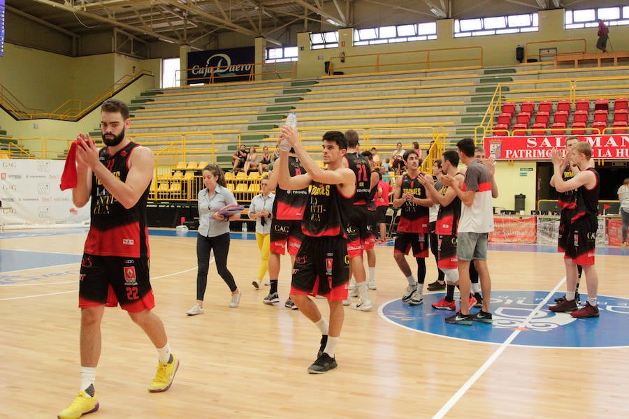 Fotos: La Antigua CB Tormes cede ante el Menorca (67-74)