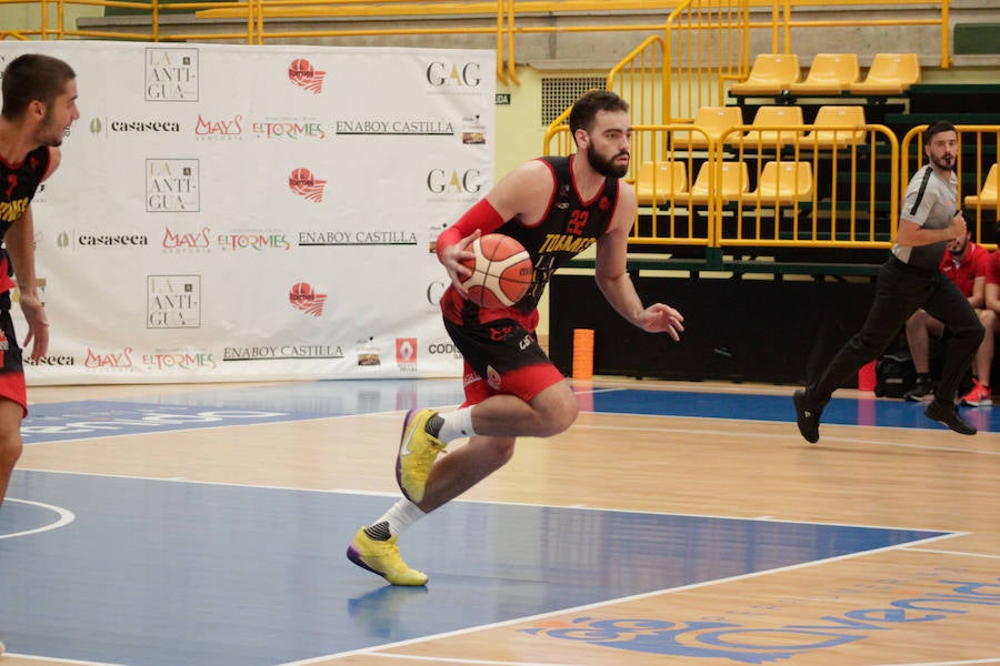Fotos: La Antigua CB Tormes cede ante el Menorca (67-74)