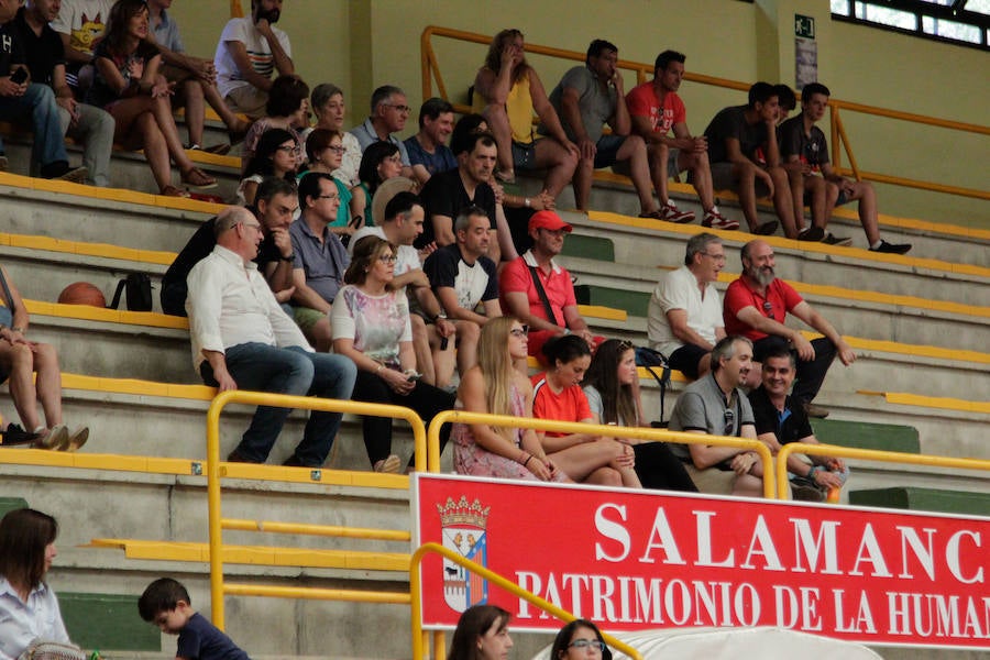 Fotos: La Antigua CB Tormes cede ante el Menorca (67-74)