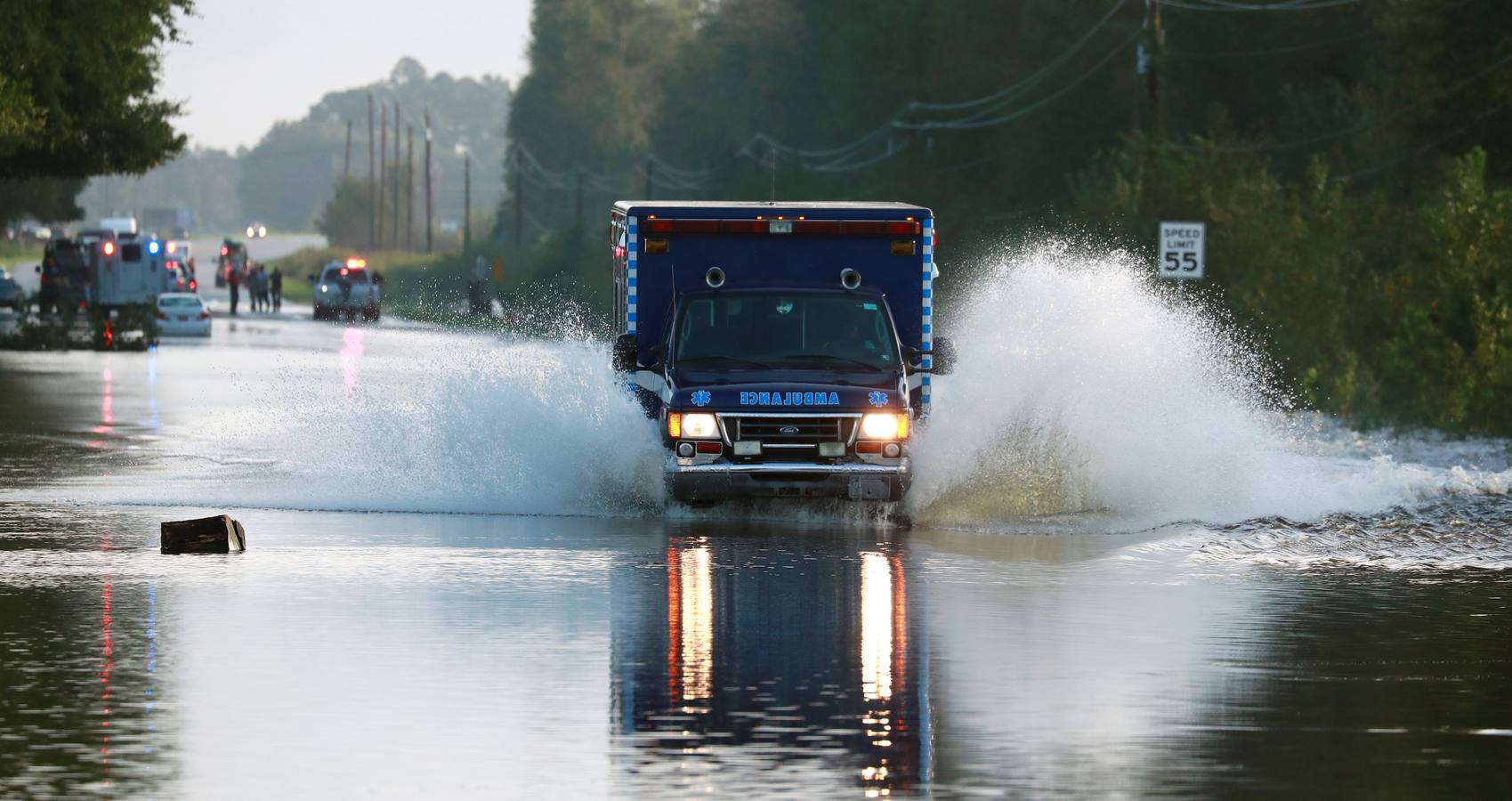 Mientras Florence se disipa en su camino hacia el noroeste, la ahora depresión tropical sigue dejando una pertinaz lluvia en la región, especialmente en la frontera entre Carolina del Norte y Carolina del Sur