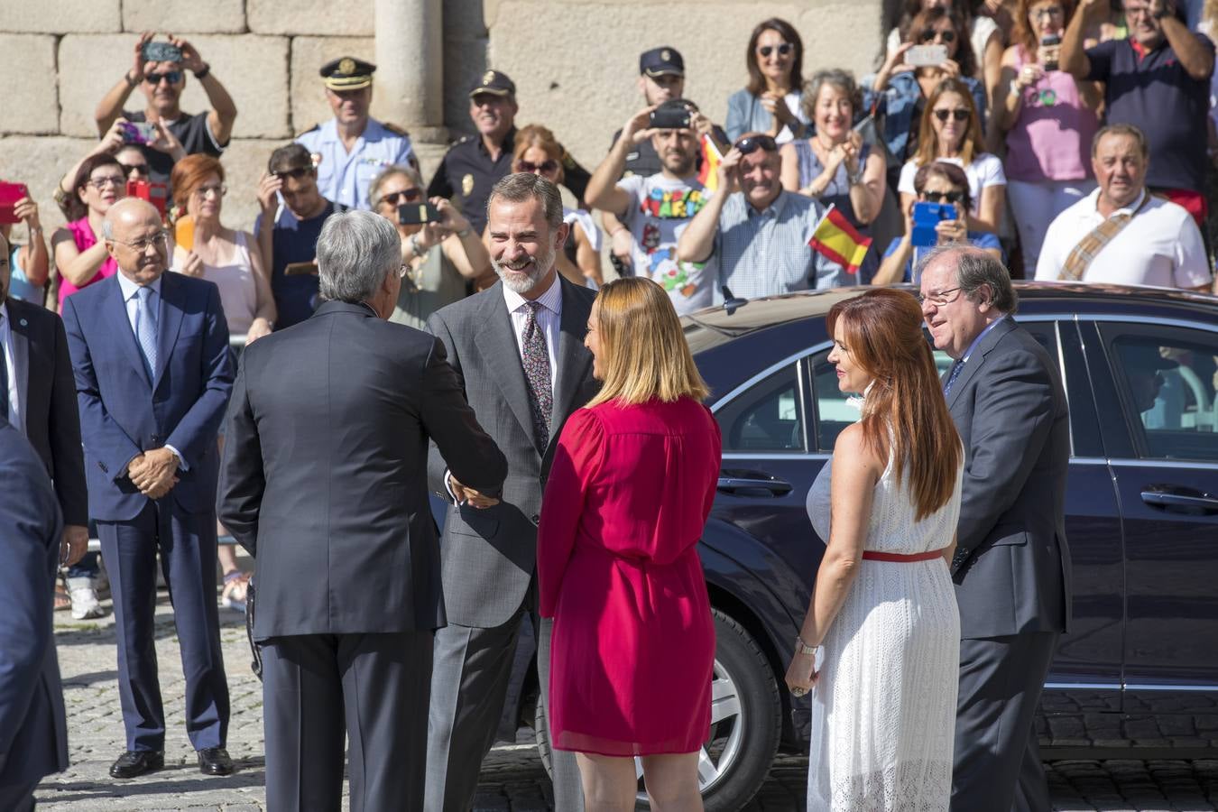 El monarca ha realizado su primera visita como rey a la ciudad para mostrar su respaldo al primer Año Jubilar Teresiano y para presidir el acto conmemorativo del 25 aniversario del Grupo de Ciudades Patrimonio de la Humanidad de España