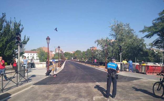 El Puente Mayor de Valladolid en el momento de su reapertura al tráfico.