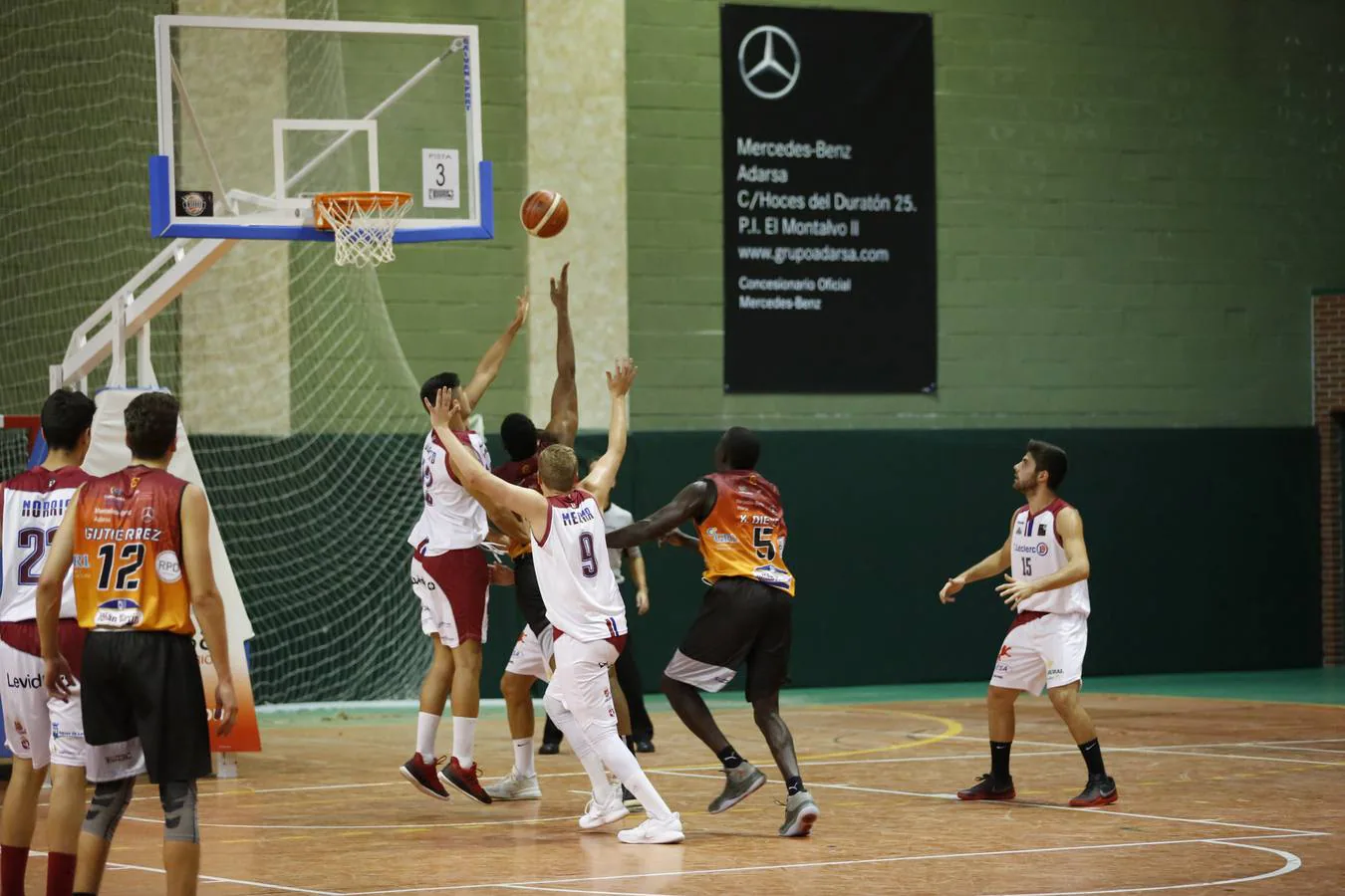 El equipo salmantino se impone en un igualado encuentro al Agustinos Eras de León (79-73)