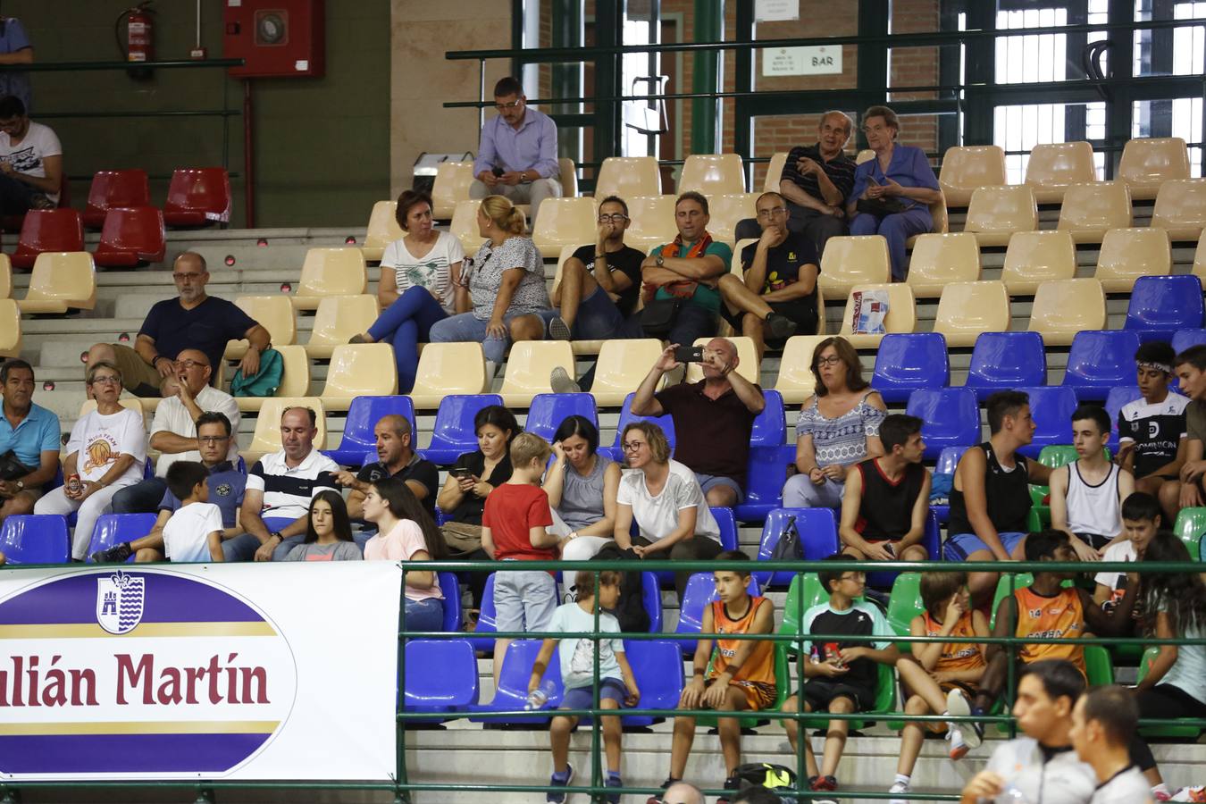 El equipo salmantino se impone en un igualado encuentro al Agustinos Eras de León (79-73)