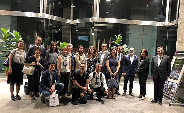 Delegación española en la feria de Turismo de Japón.