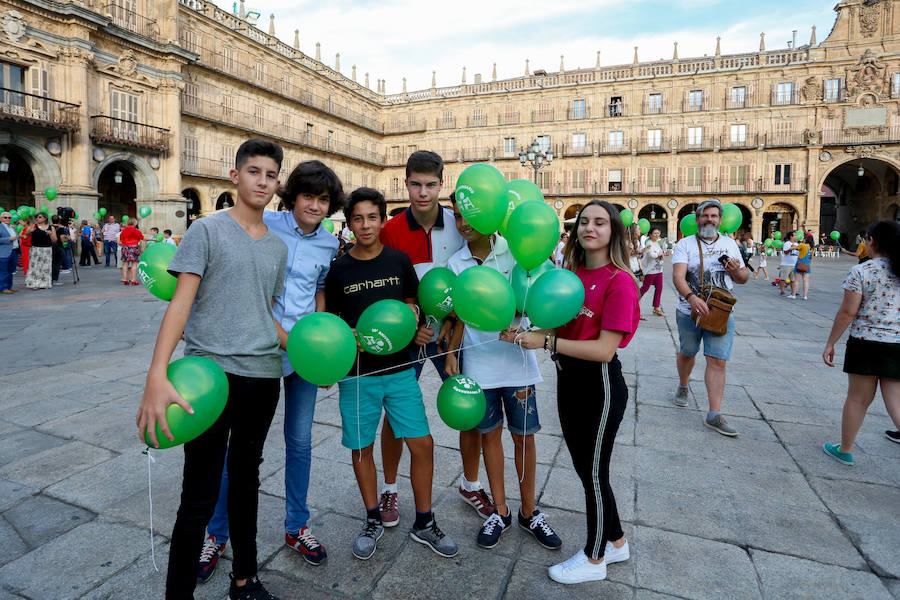 Fotos: Suelta de globos de AFA Salamanca por el Día Mundial del Alzheimer