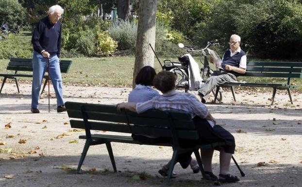 Los pensionistas, el colectivo social más beneficiado por el nuevo bono eléctrico