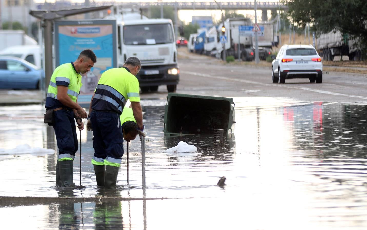 Fotos: La tormenta provoca inundaciones en el polígono de San Cristóbal de Valladolid