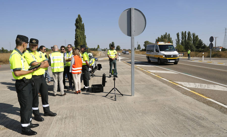 Fotos: Velolaser nuevo Radar para las carreteras Palentinas