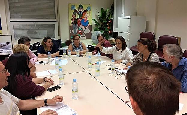 Reunión con los vecinos de la Avenida de Madrid. 