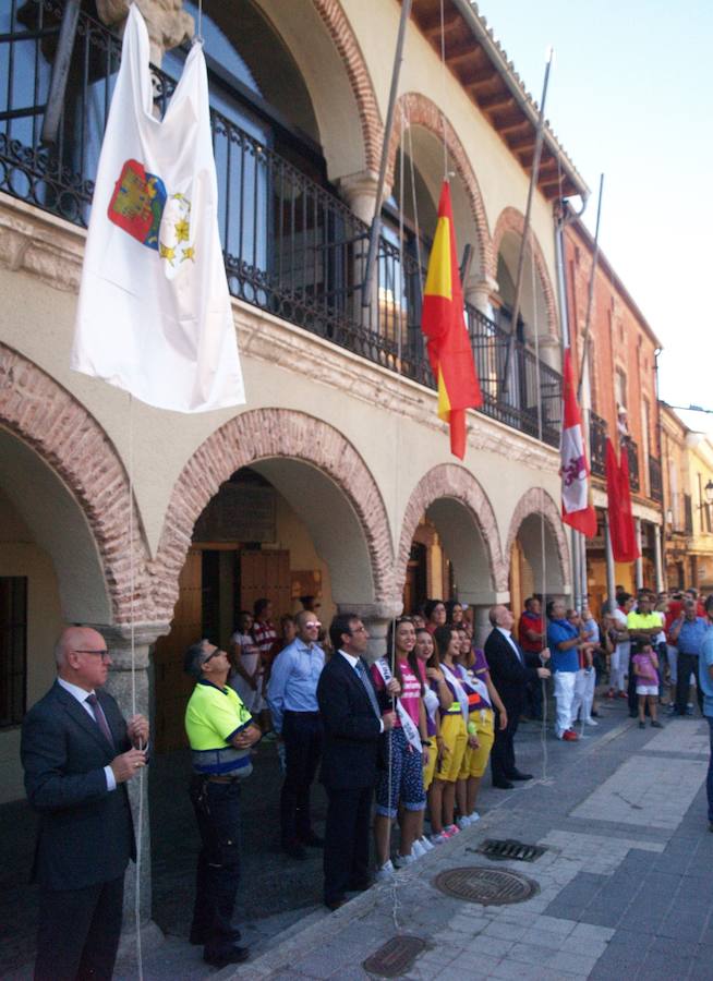 Fotos: Olmedo inicia sus fiestas con un multitudinario chupinazo