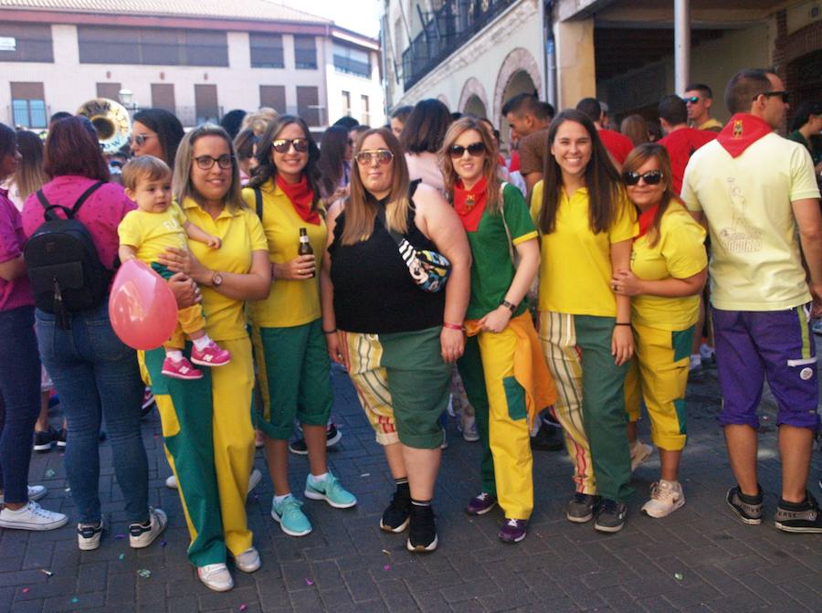 Fotos: Olmedo inicia sus fiestas con un multitudinario chupinazo