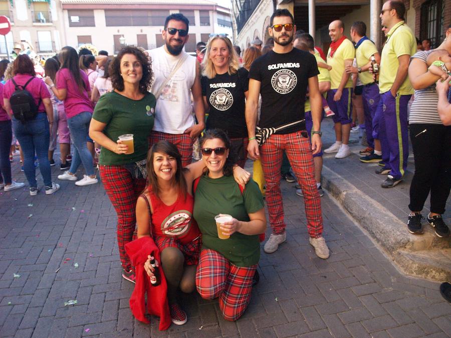 Fotos: Olmedo inicia sus fiestas con un multitudinario chupinazo