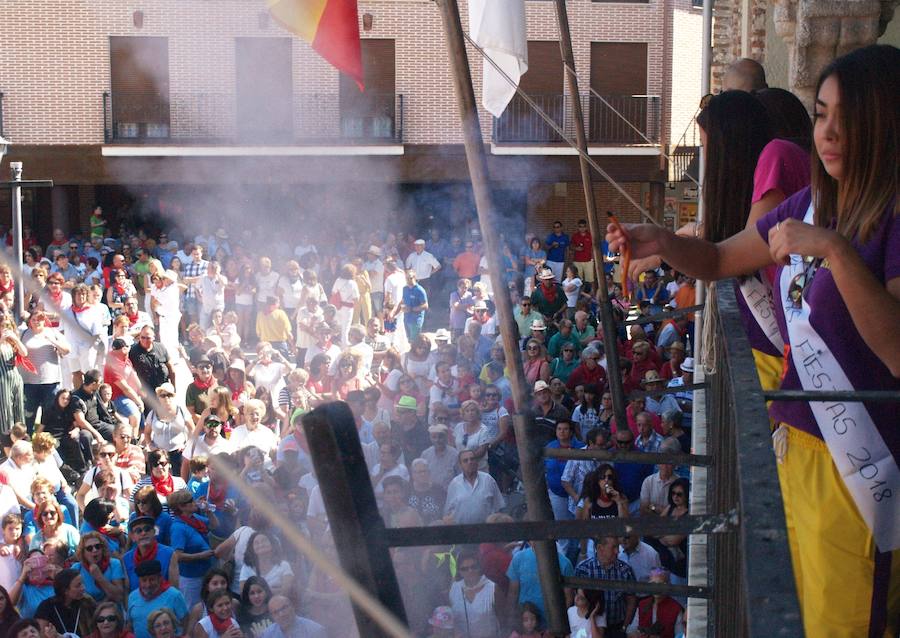 Fotos: Olmedo inicia sus fiestas con un multitudinario chupinazo