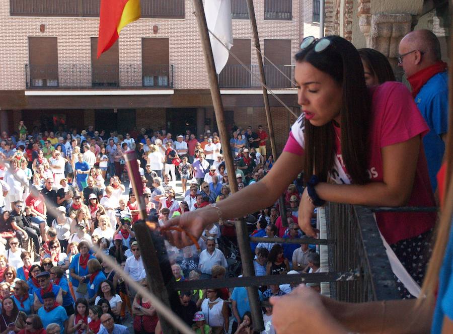 Fotos: Olmedo inicia sus fiestas con un multitudinario chupinazo