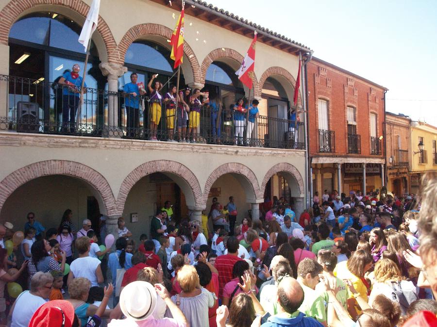 Fotos: Olmedo inicia sus fiestas con un multitudinario chupinazo