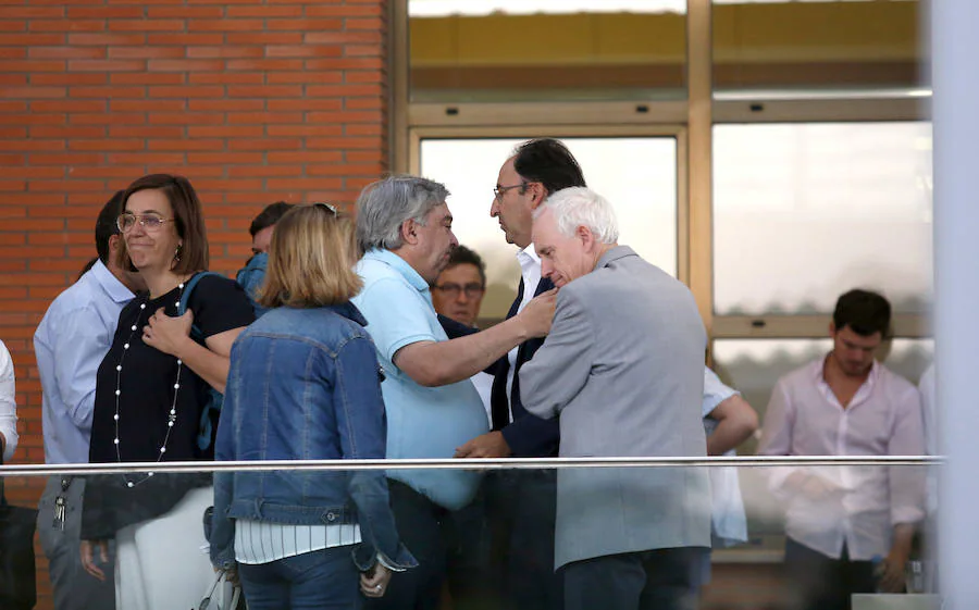 Fotos: Consternación por la muerte de David Vazquez en el Tanatorio de Palencia