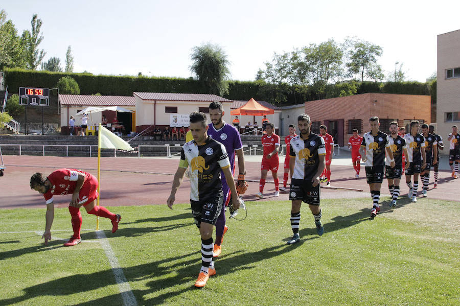 Fotos: Unionistas cae por la mínima ante la Cultural Leonesa (0-1)
