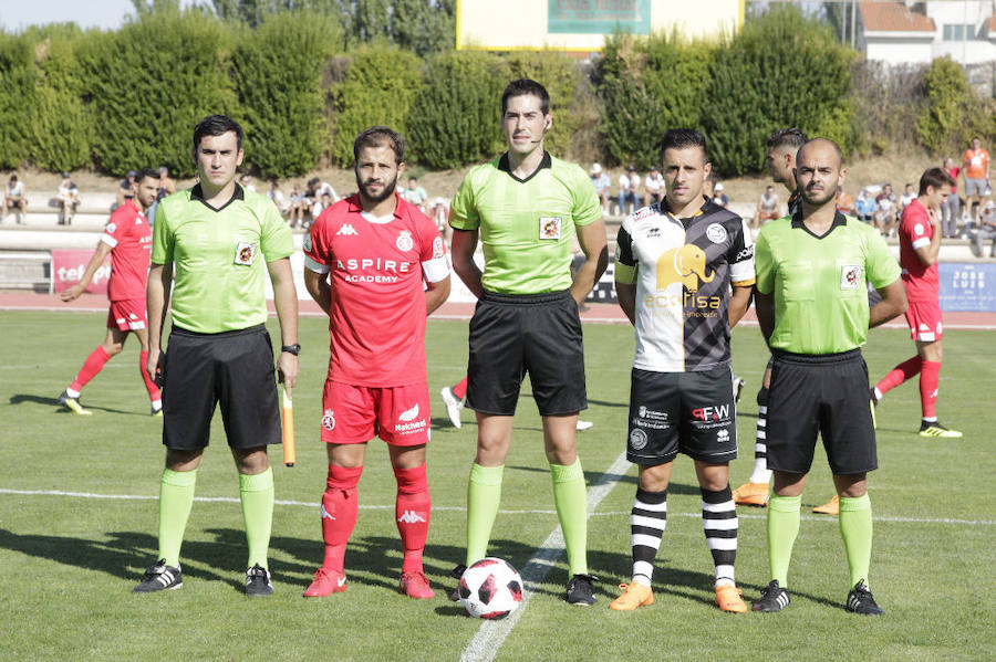 Fotos: Unionistas cae por la mínima ante la Cultural Leonesa (0-1)