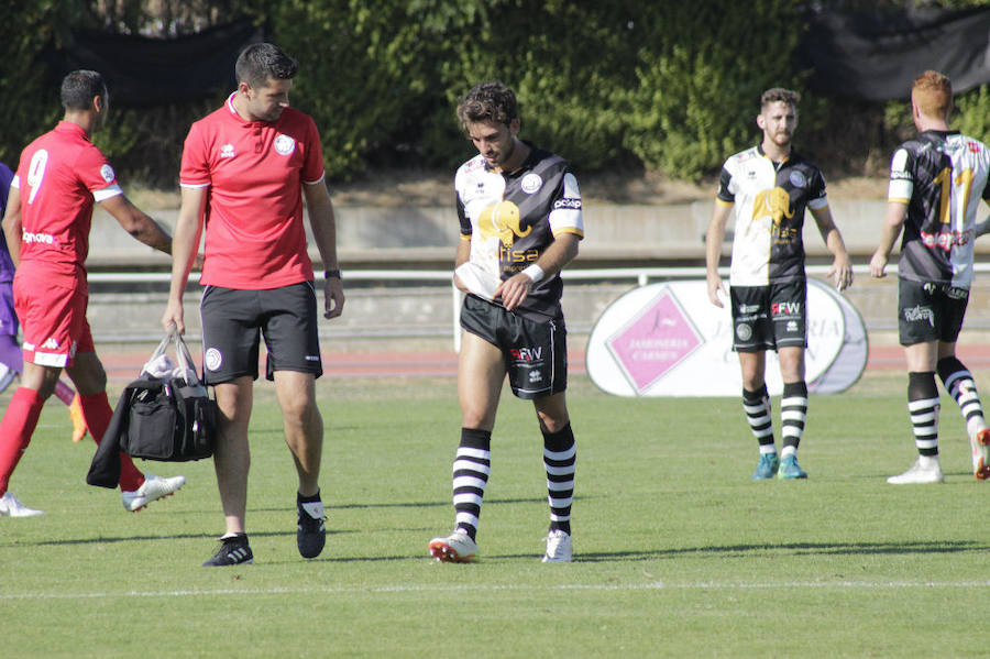 Fotos: Unionistas cae por la mínima ante la Cultural Leonesa (0-1)