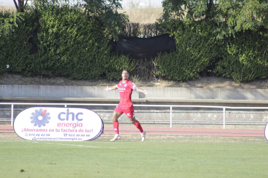 Fotos: Unionistas cae por la mínima ante la Cultural Leonesa (0-1)