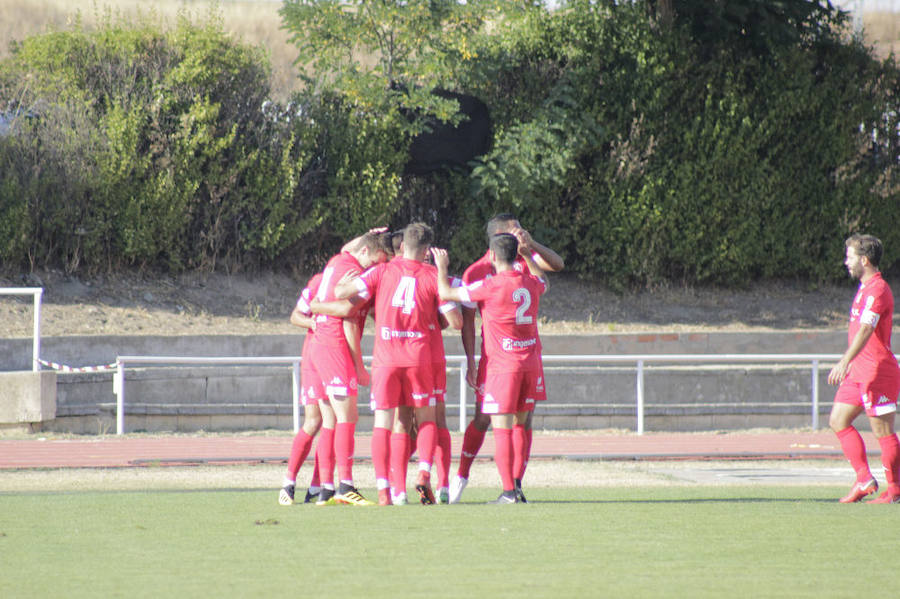 Fotos: Unionistas cae por la mínima ante la Cultural Leonesa (0-1)