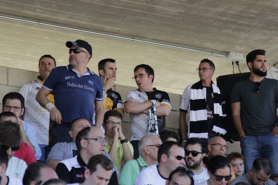 Fotos: Unionistas cae por la mínima ante la Cultural Leonesa (0-1)