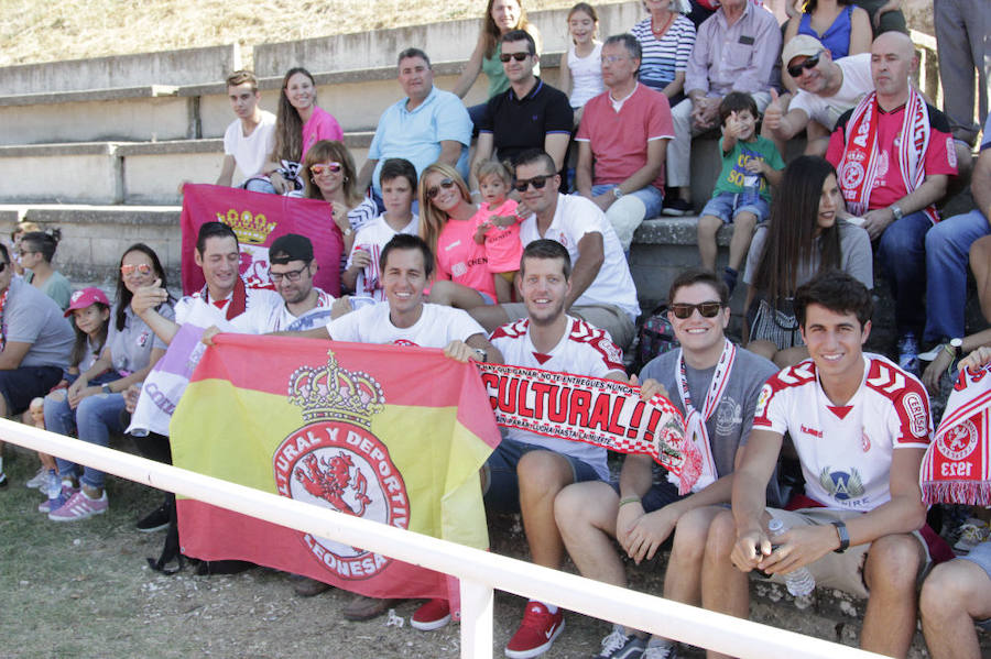 Fotos: Unionistas cae por la mínima ante la Cultural Leonesa (0-1)